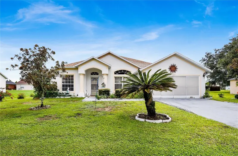 813 Halifax Dr, FL