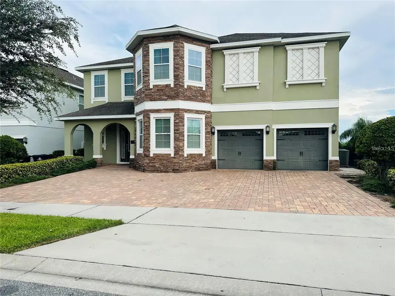 241 Falls Dr, FL