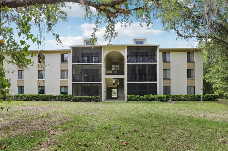 3232 Lake Pine Way E #A2, FL