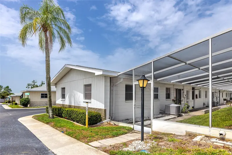 12400 Park Blvd #417, FL