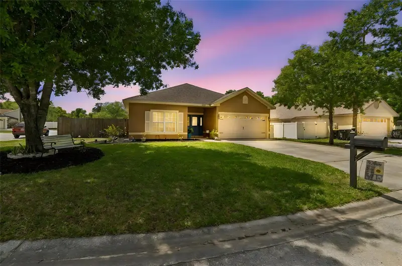 227 Oak Chase Pl, FL