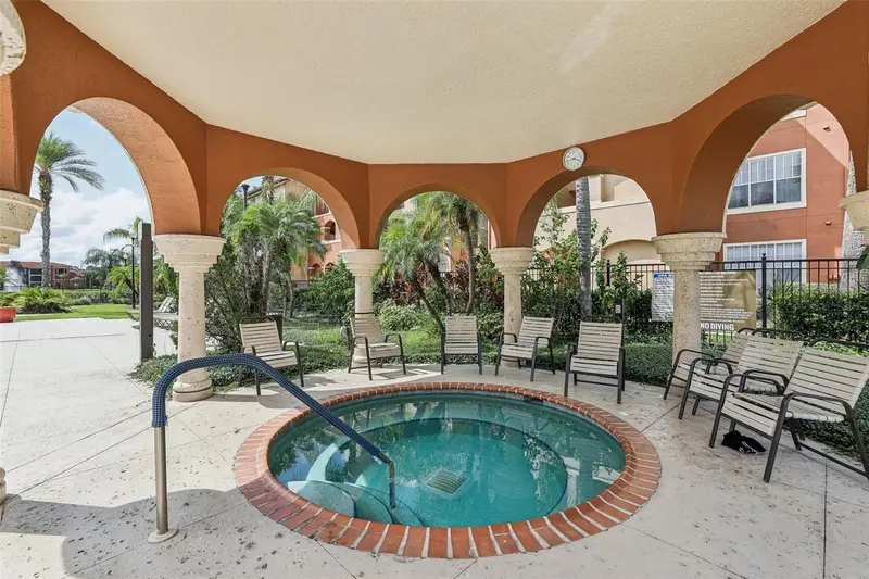 5536 Metrowest Blvd #8-311, FL
