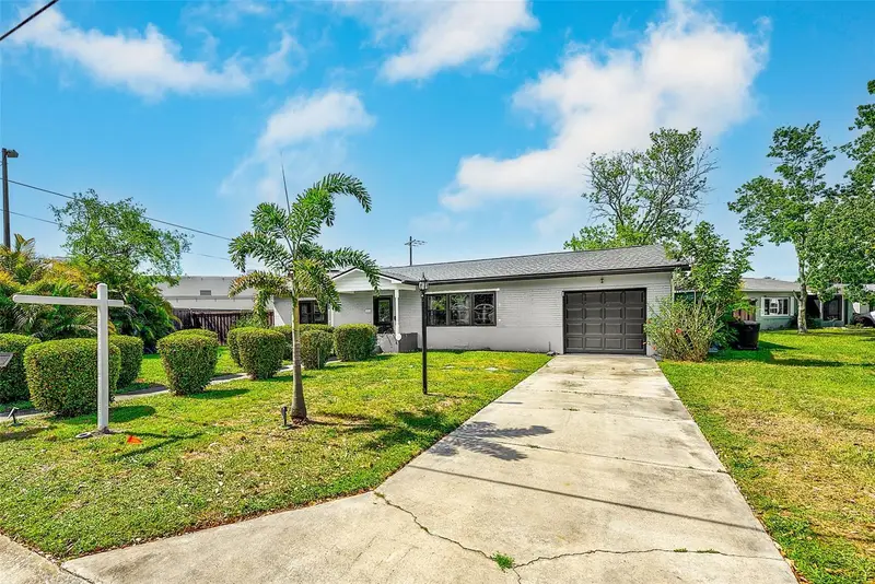 1026 Meadowlawn Dr N, FL