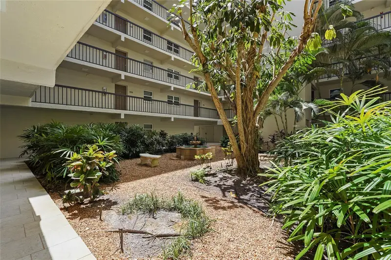 3240 Gulf Of Mexico Dr #B104, FL