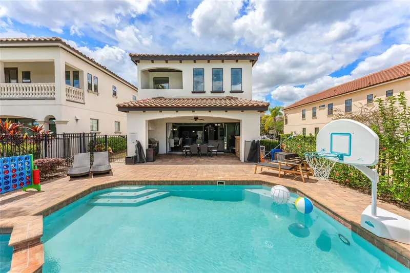 1097 Castle Pines Ct, FL