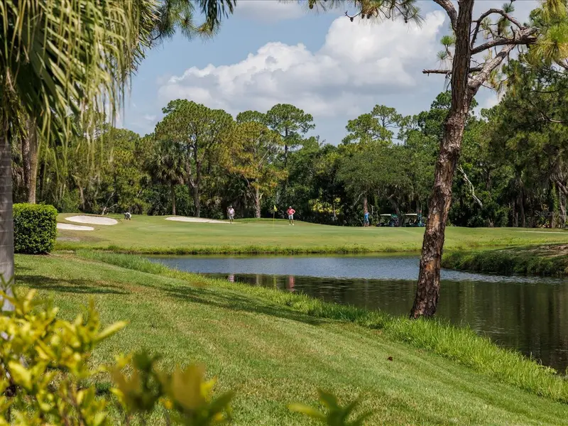 4440 Weybridge #4440, FL