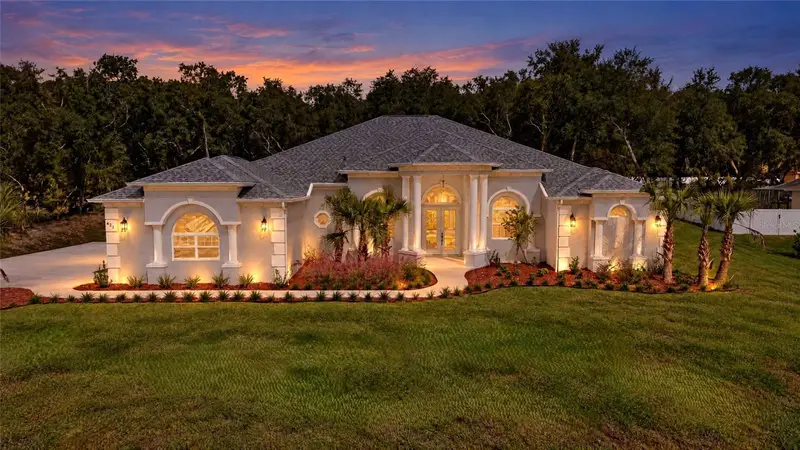 421 W Chase St, FL