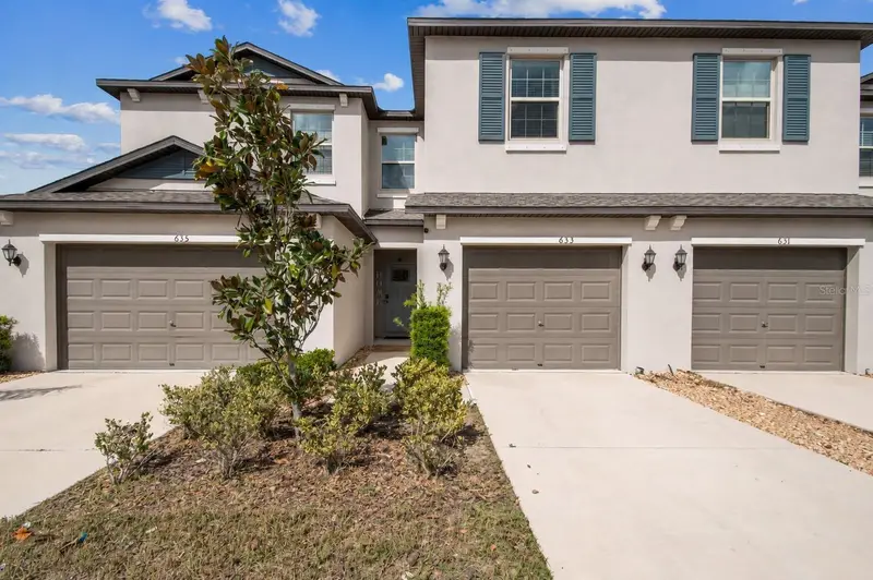 633 Royal Empress Dr, FL