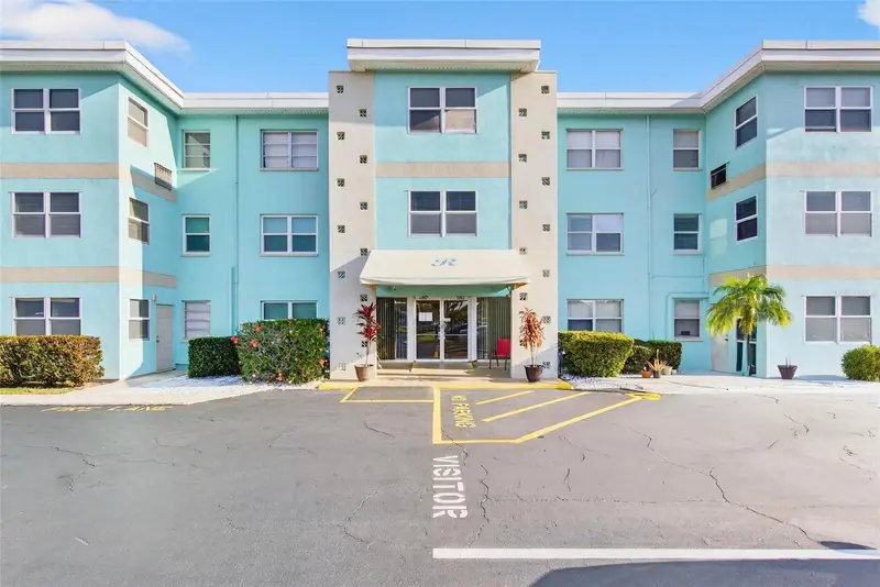 11447 Park Blvd #210, FL