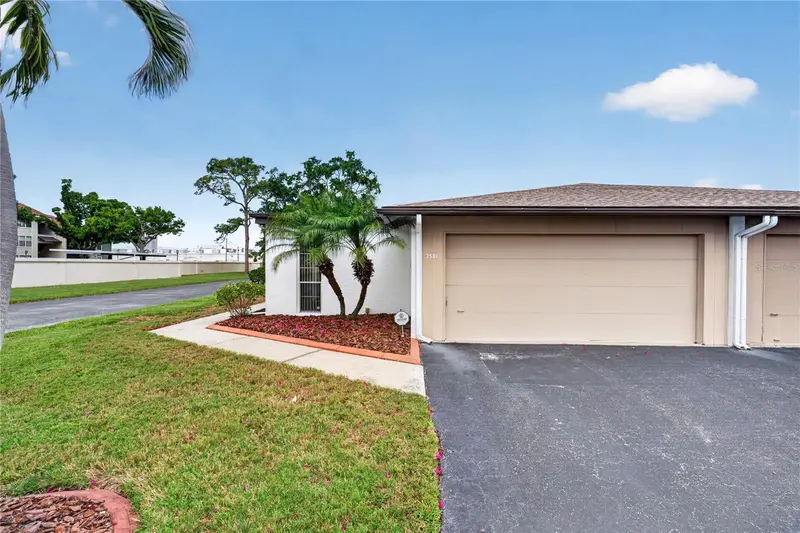 3501 N Village Ct #220, FL