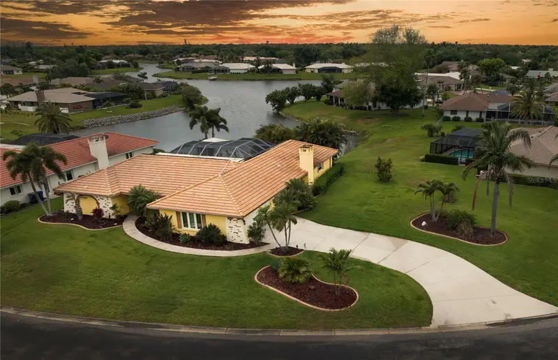 1800 Liesl Dr E, FL