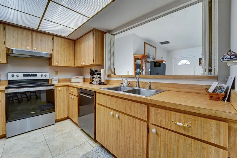 11340 Dollar Lake Dr #2, FL