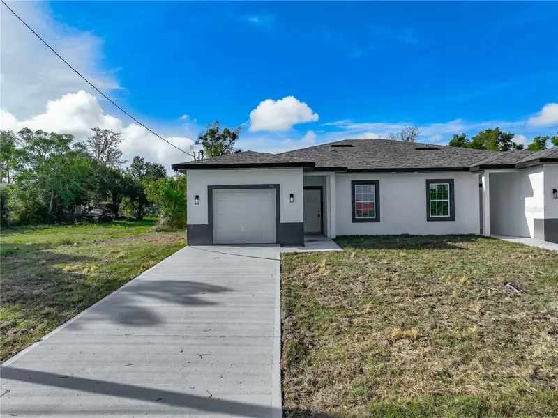 356 W 4th St, FL