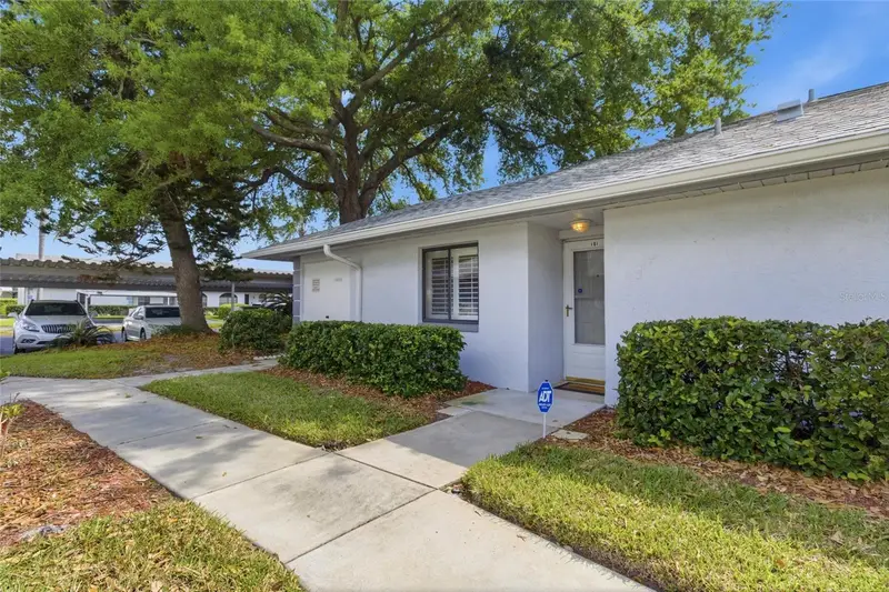 2701 Countryside Blvd #101, FL