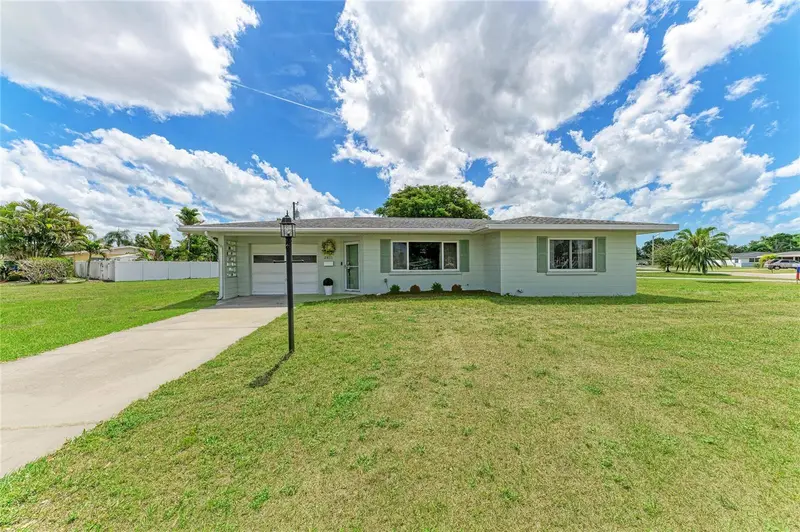 2811 33rd Ave W, FL