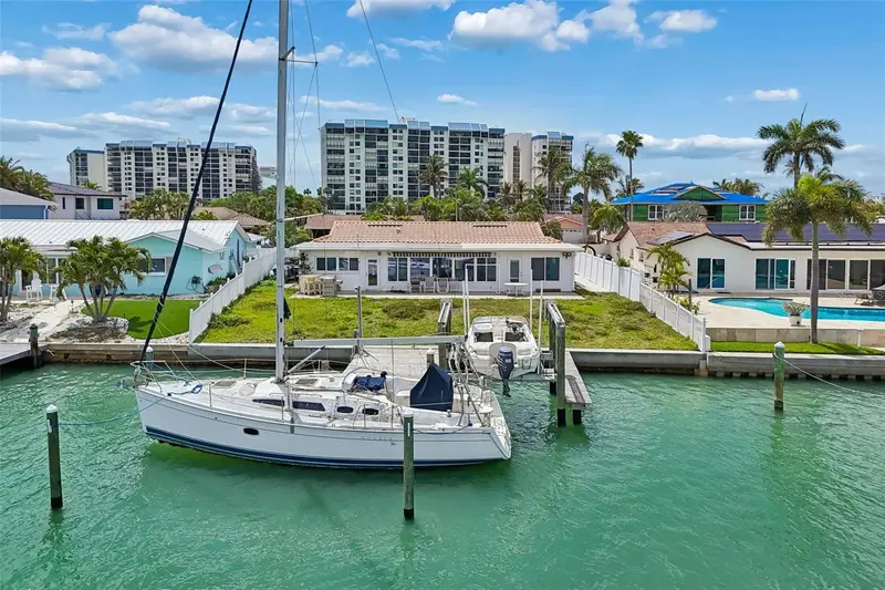 15 Bellevue Dr, FL