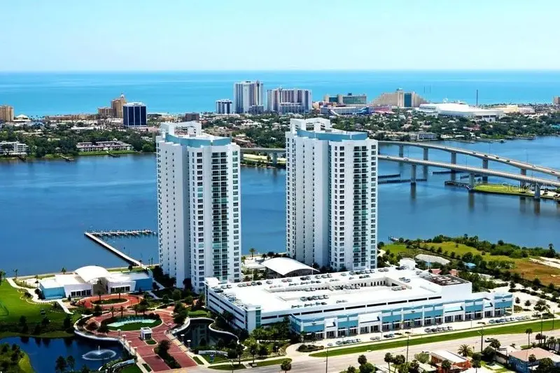 235 Riverside Dr, FL