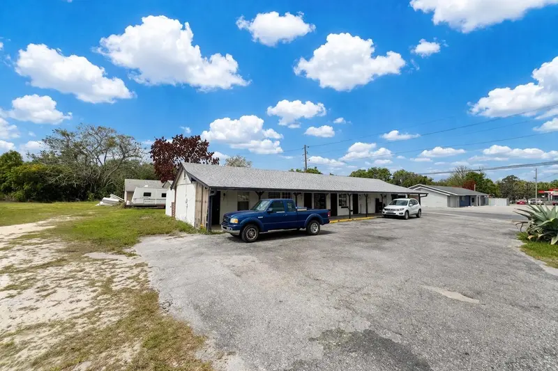 617 E Myers Blvd, FL