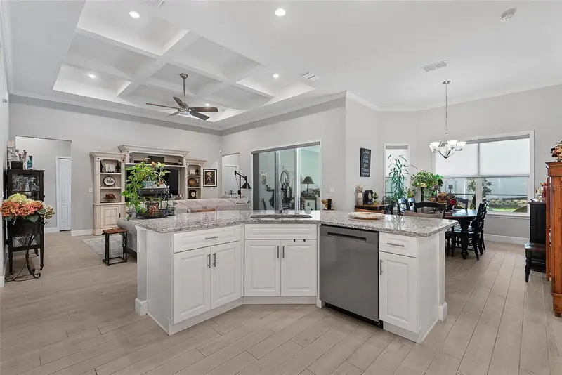 42 Francis Ln, FL