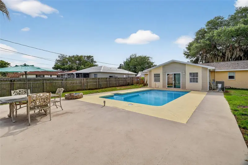 2609 Timbercreek Loop W, FL