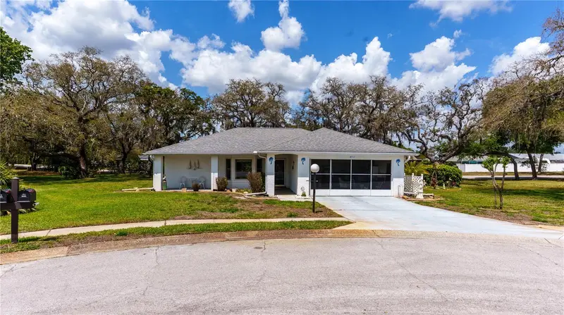 8711 Gold Pine Dr, FL