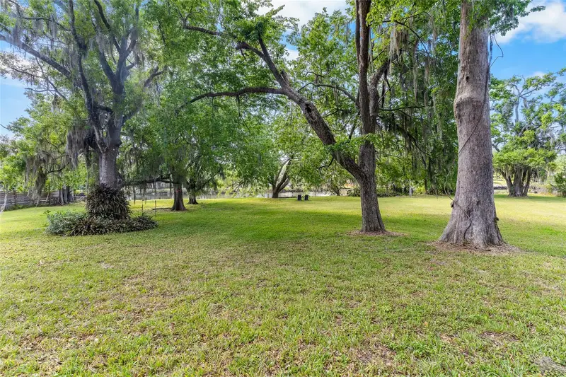 6605 N Boulevard, FL