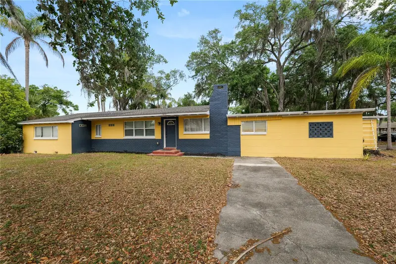 1410 E Edgewood Dr, FL