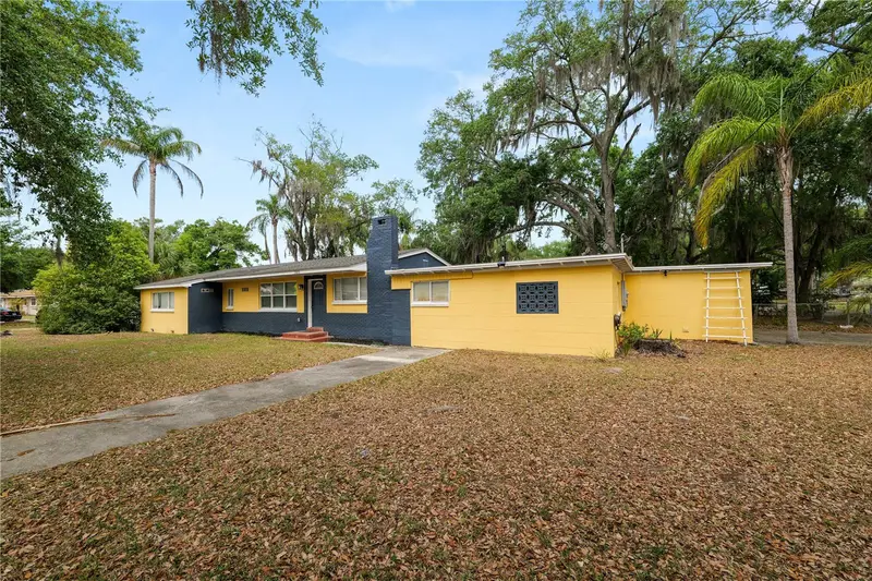 1410 E Edgewood Dr, FL