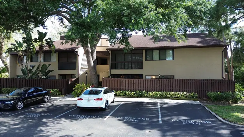 870 Village Lake Ter N #101, FL