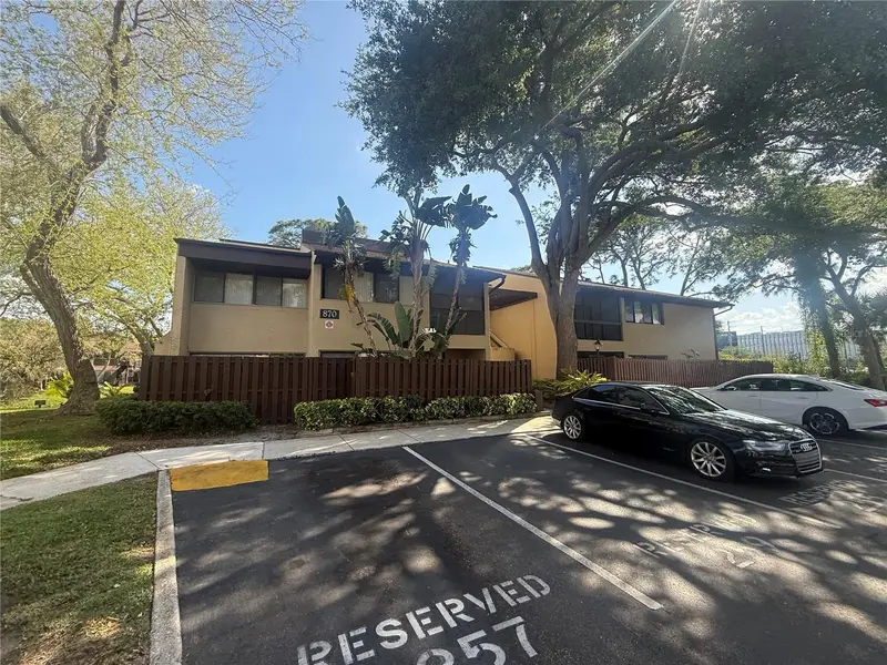 870 Village Lake Ter N #101, FL