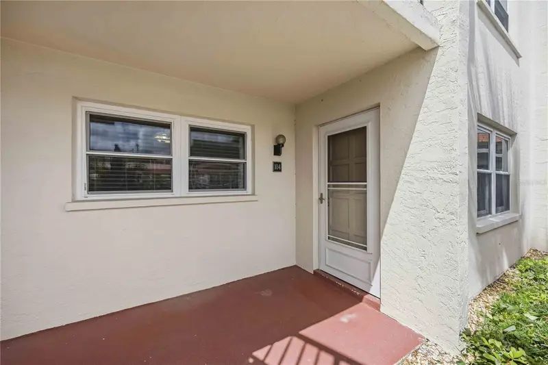 270 Santa Maria St #104, FL