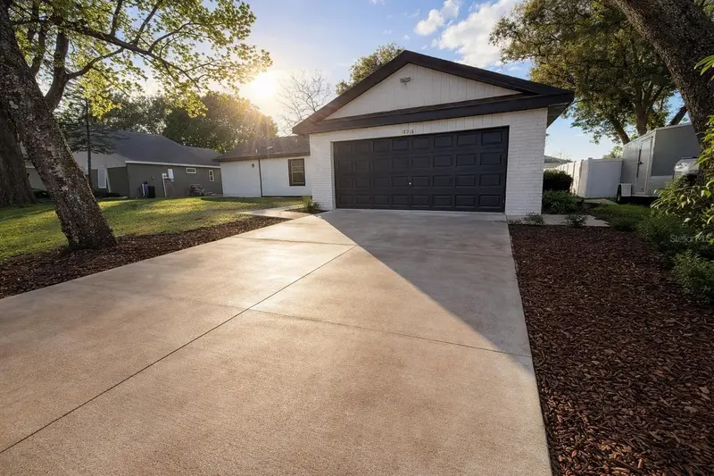 12216 Florida Woods Ln, FL