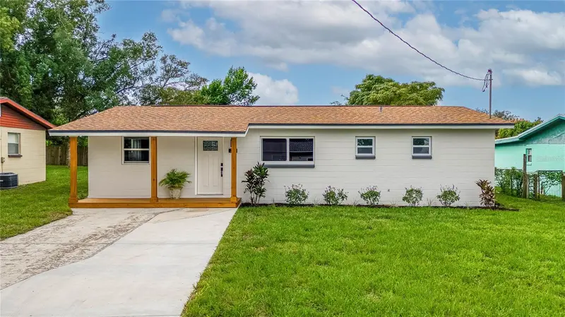 717 W Winifred St, FL