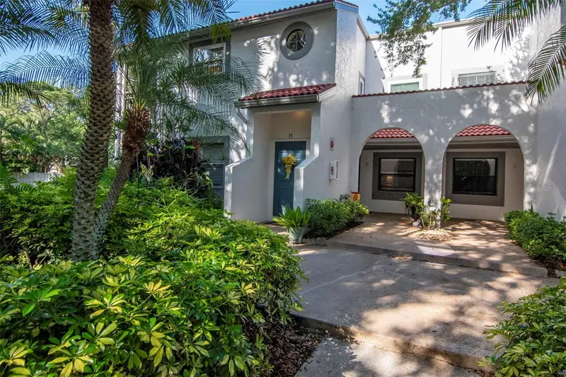 484 Santa Cruz Pl Ne #H, FL