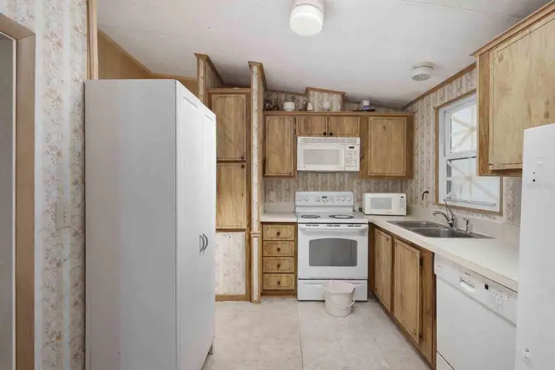 1763 W Schwartz Blvd, FL