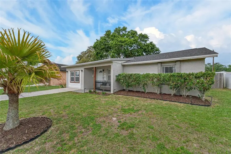 6224 Doe Cir W, FL
