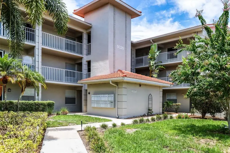 9320 Clubside Cir #2108, FL