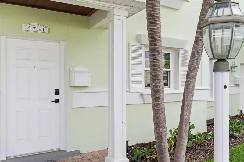 4751 Coquina Key Dr Se, FL