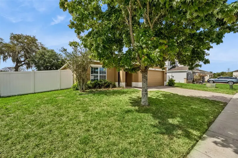 240 Whispering Pines Way, FL