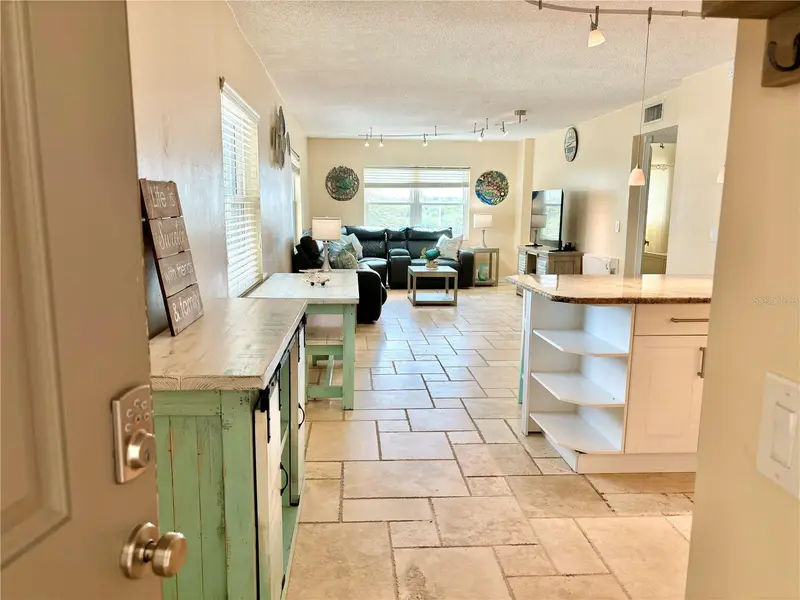 18650 Gulf Blvd #315, FL
