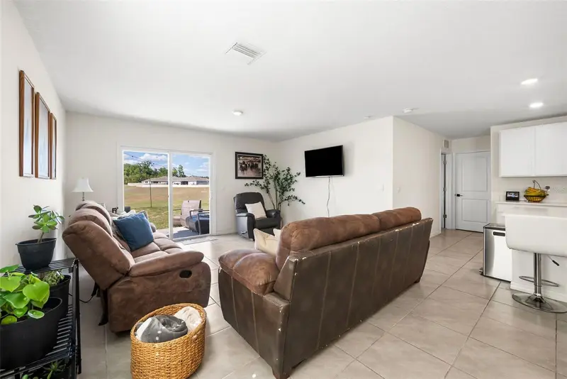 24672 Nw 11th Pl, FL