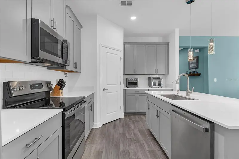 1807 Good Neighbor Loop, FL