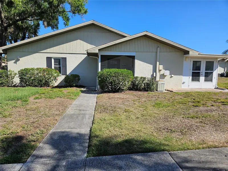 1905 Canterbury Ln #E-9, FL