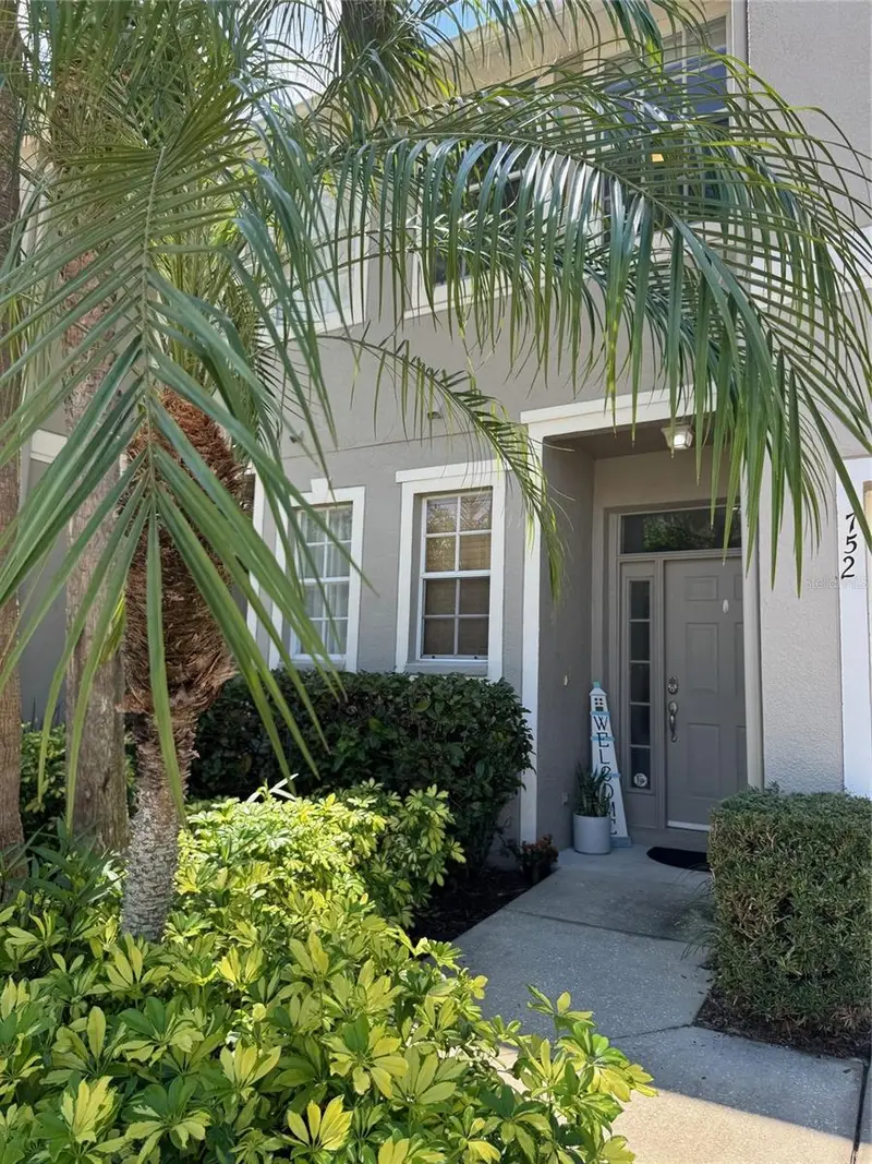 752 Vallance Way Ne, FL
