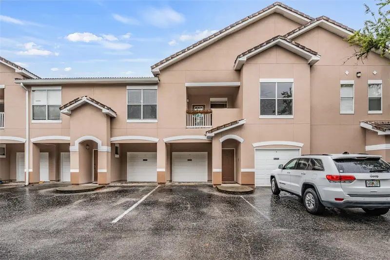 18107 Villa Creek Dr #18107, FL