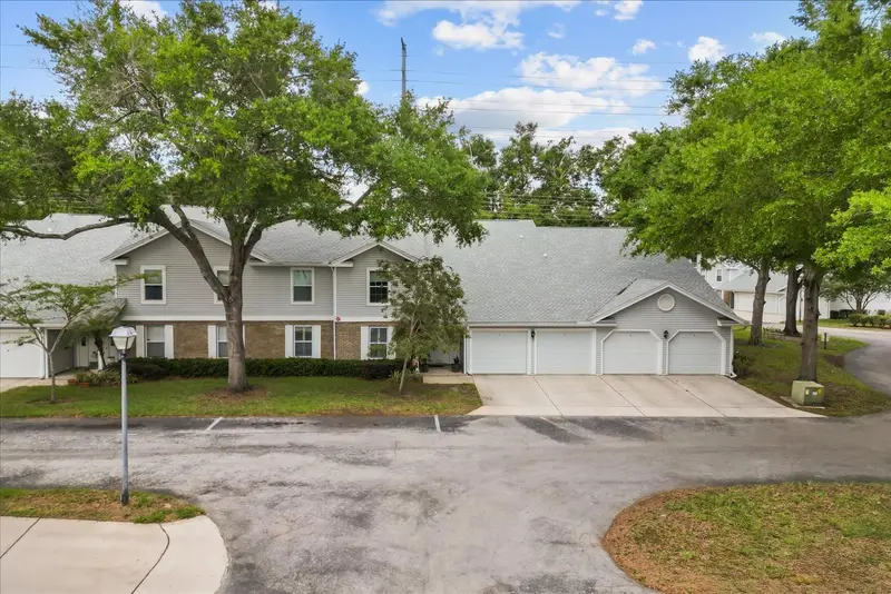 2386 Bridle Path Ln #8, FL