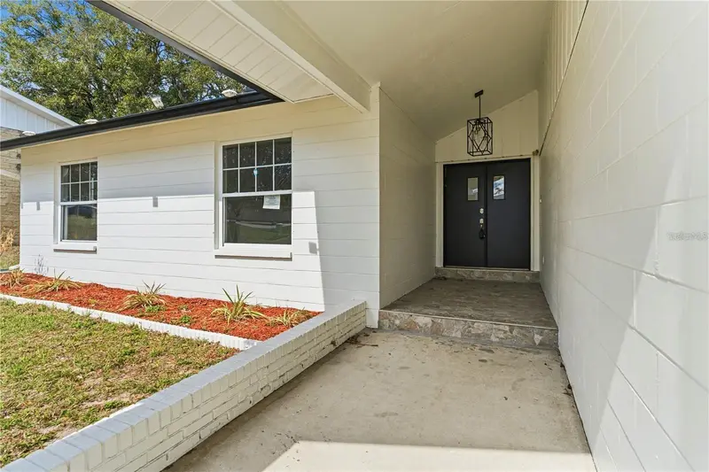 616 Water Rd, FL
