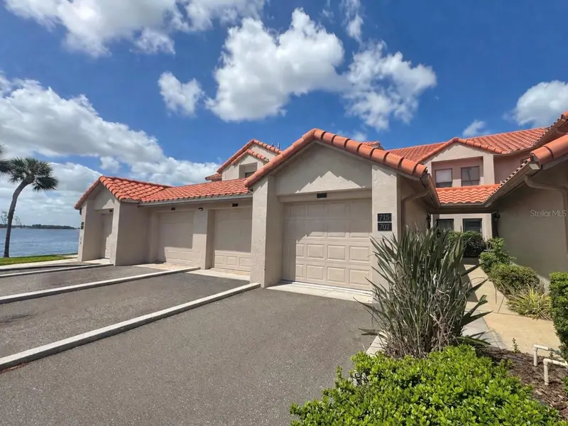 715 Magnolia Pl #715, FL