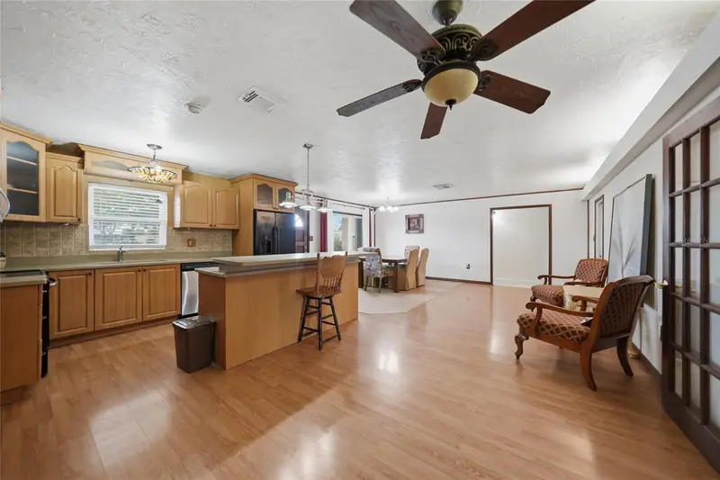 3250 Santa Barbara Dr, FL