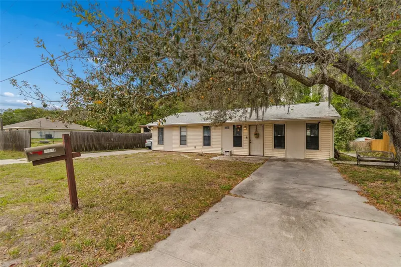 9917 Lake Dr, FL